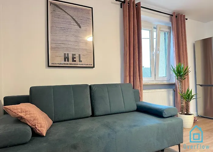 Hel Apartment- Tranquil Retreat, 15 Minutes To The Sea & Gdansk City Center