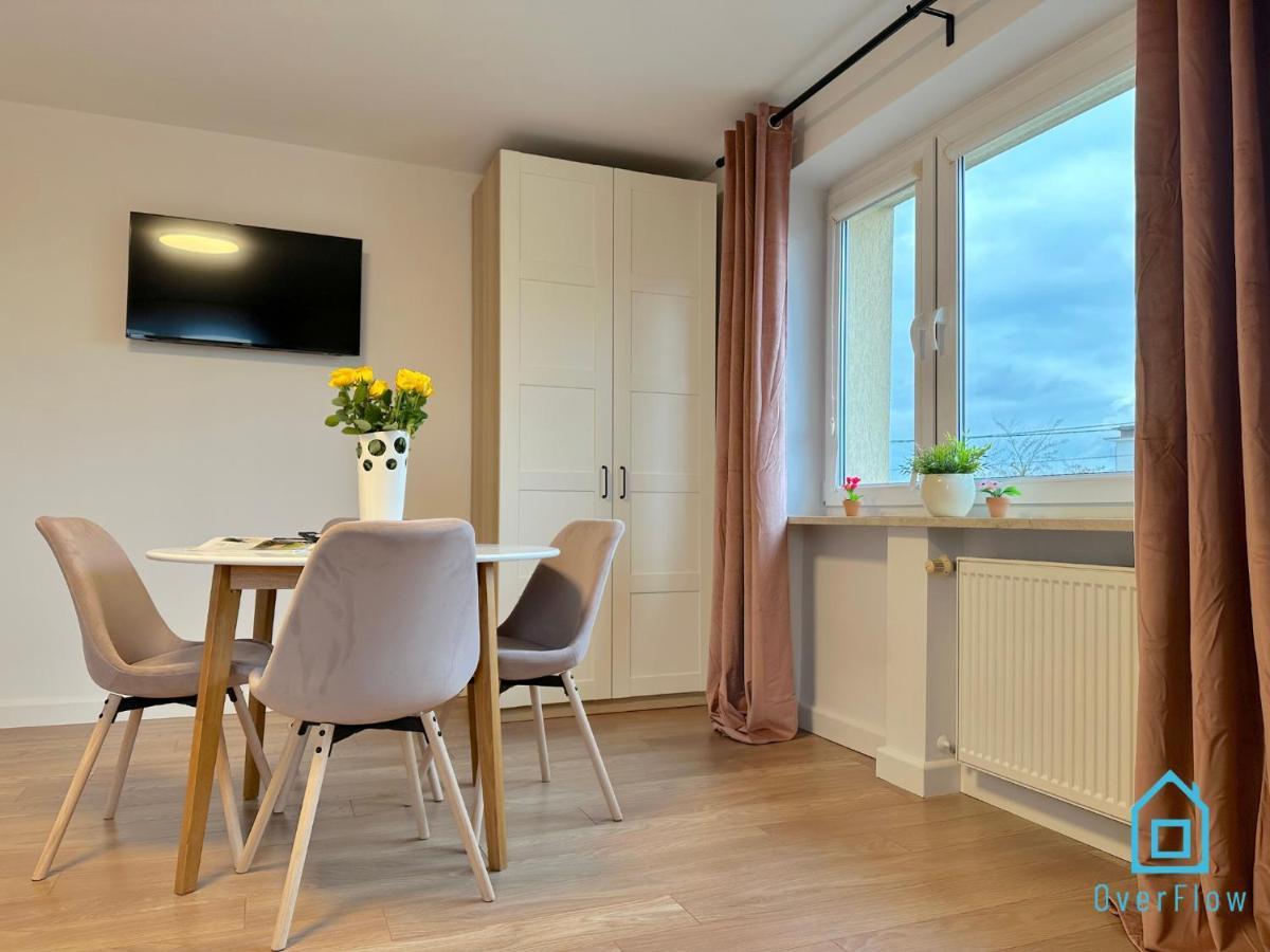 Hel Apartment- Tranquil Retreat, 15 Minutes To The Sea & Gdansk Center